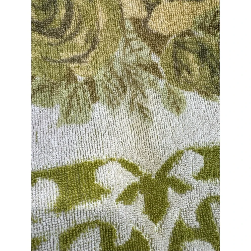 Vtg 70s Avocado Green Floral Damask Bath Towel 21x42 Cotton Terry MCM Retro